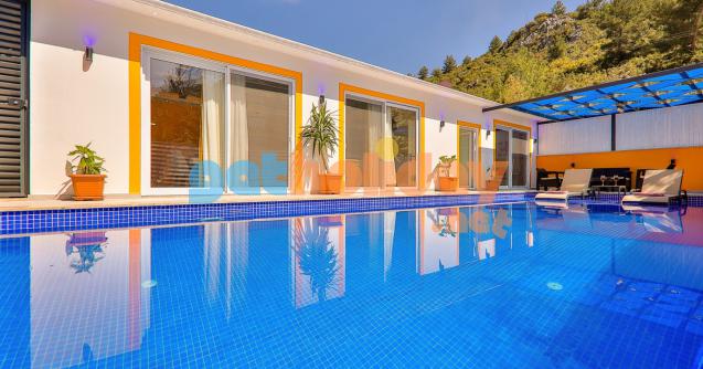 Villa Hardal, romantik bir tatil ya da balayı için özel olarak hazırlanmış Jakuzili tatil Doğa içinde, huzurlu Kiralık tatil villamızdır.